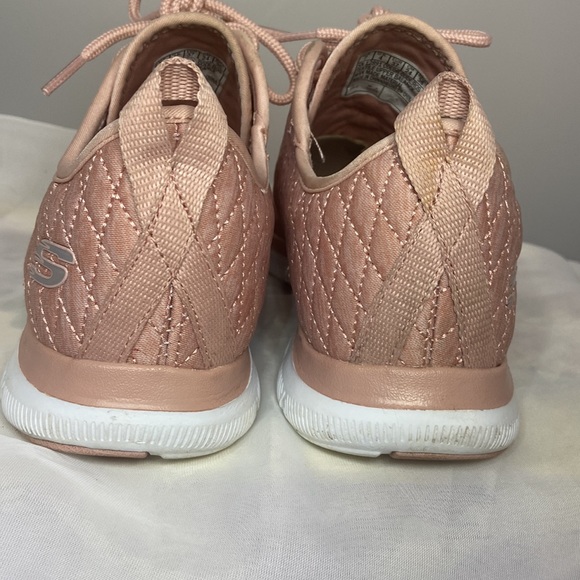 Skechers dual-lite shoes. Quilted Pink, size: 7 - Picture 3 of 9